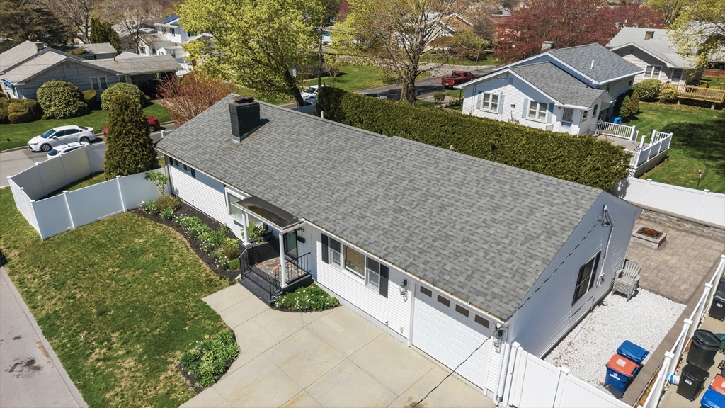 209 Nemasket St