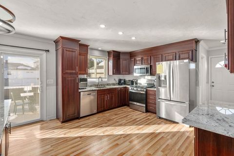 231 Lapham St. Fall River MA 02721