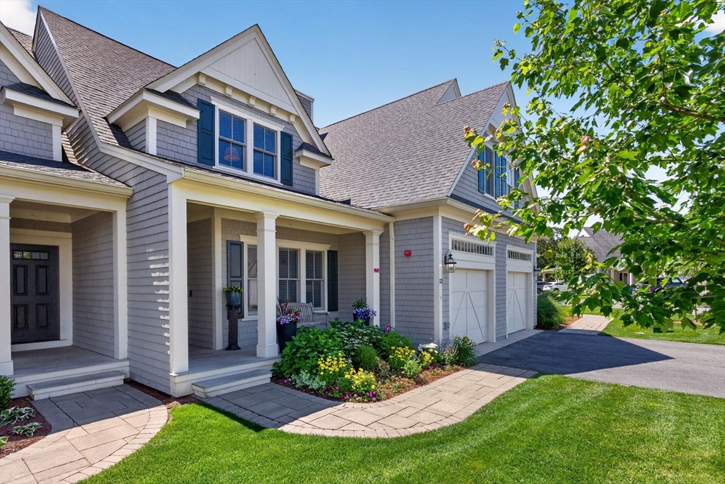 1090 Shore Road 13