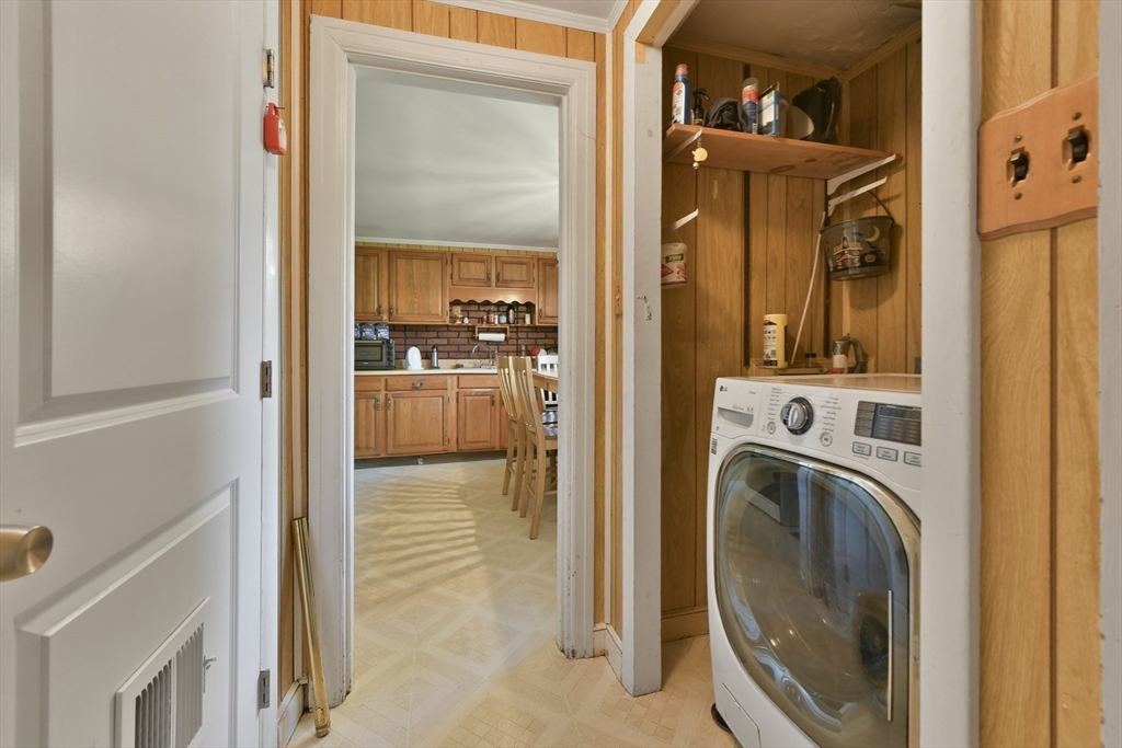 Sharon, Massachusetts 02067, United States, 3 Bedrooms Bedrooms, ,1 BathroomBathrooms,Residential,Contingent,128698