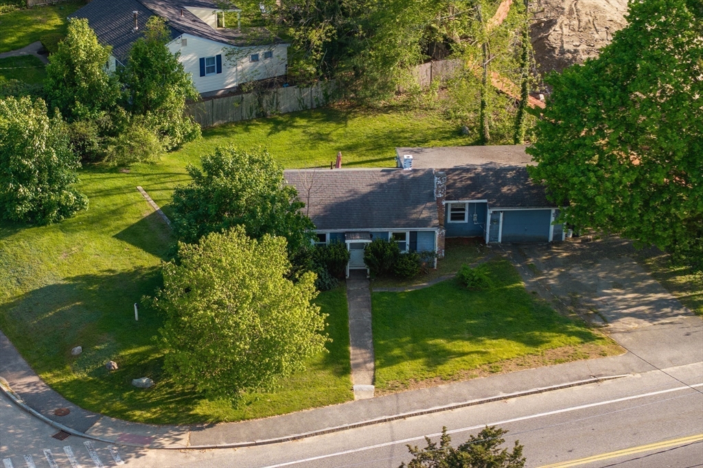 Sharon, Massachusetts 02067, United States, 3 Bedrooms Bedrooms, ,1 BathroomBathrooms,Residential,Contingent,128698