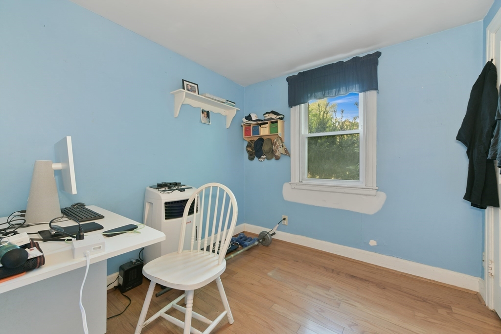 Sharon, Massachusetts 02067, United States, 3 Bedrooms Bedrooms, ,1 BathroomBathrooms,Residential,Contingent,128698