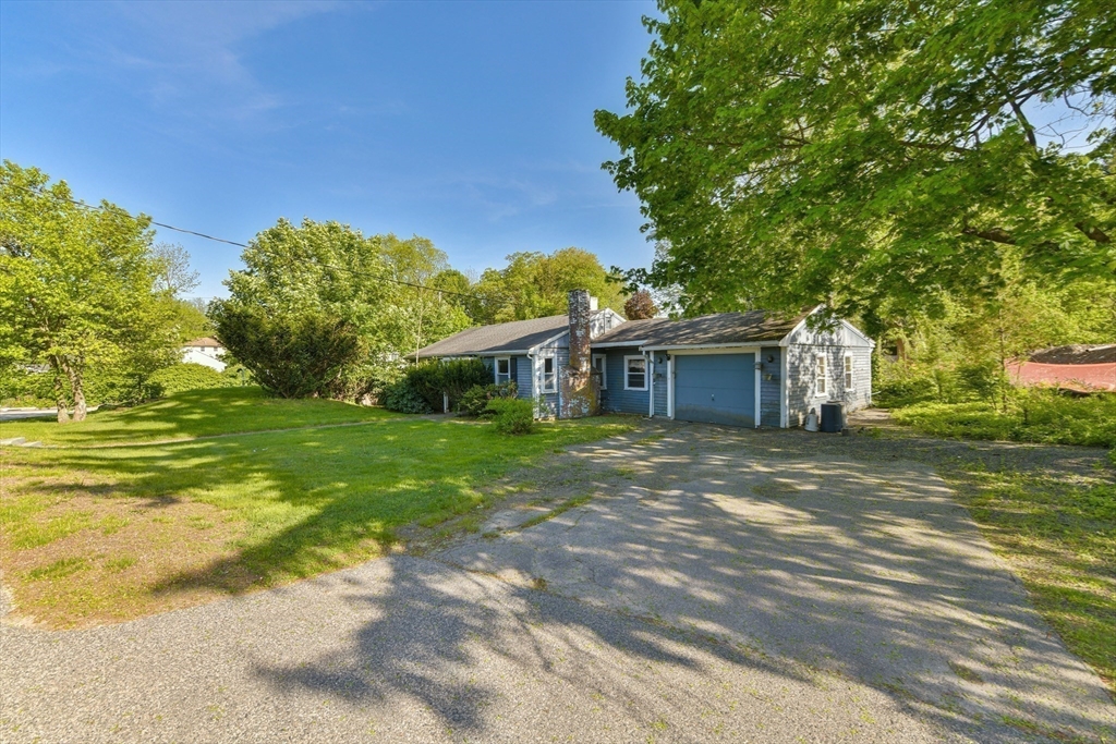 Sharon, Massachusetts 02067, United States, 3 Bedrooms Bedrooms, ,1 BathroomBathrooms,Residential,Contingent,128698