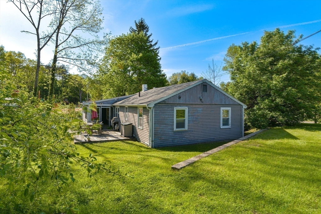 Sharon, Massachusetts 02067, United States, 3 Bedrooms Bedrooms, ,1 BathroomBathrooms,Residential,Contingent,128698