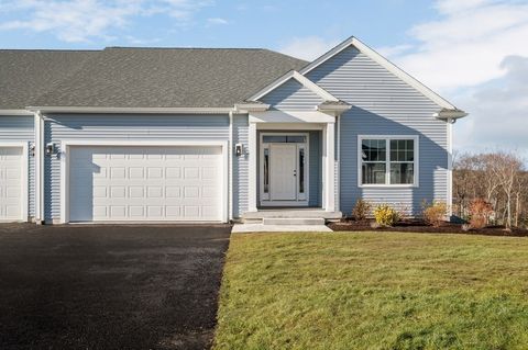 35 Crestwood Circle 44 Northbridge MA 01588