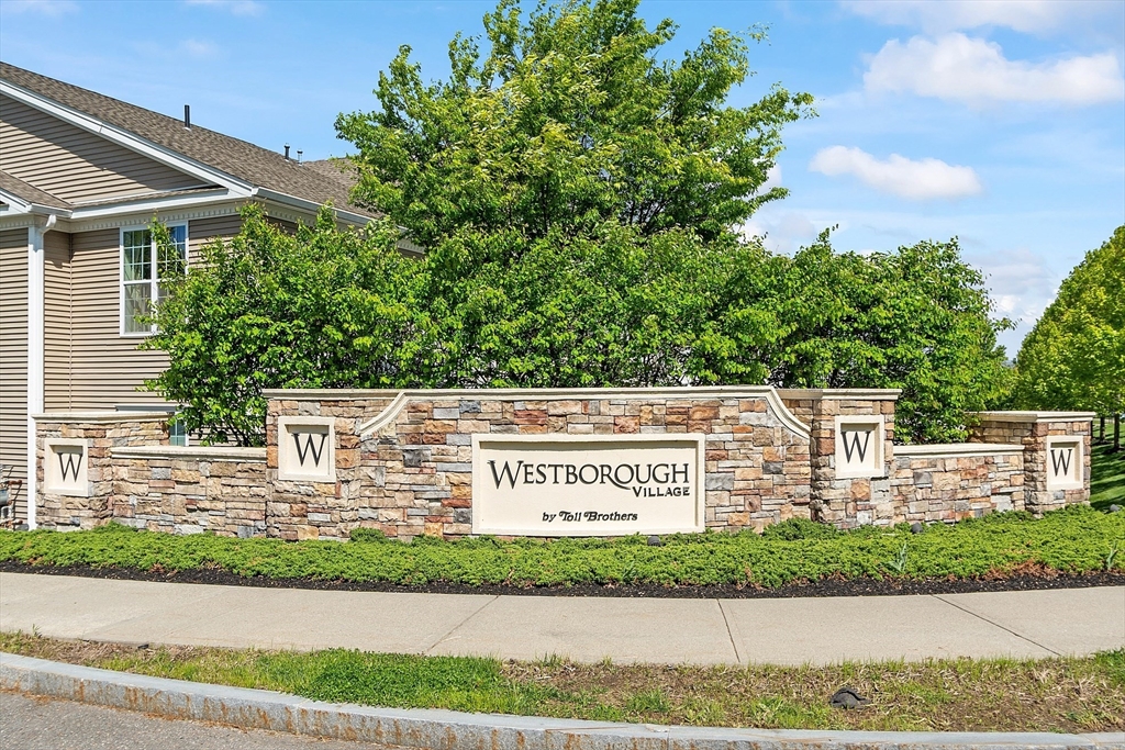 214 Corning Fairbanks Way 214