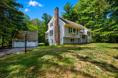 31 Pikes Hill Rd Sterling MA 01564