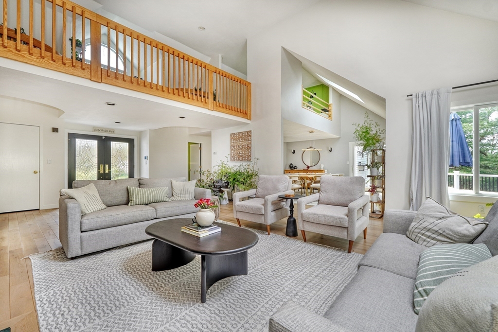 11 Fieldstone Drive