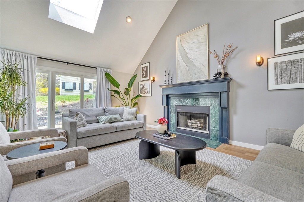 11 Fieldstone Drive