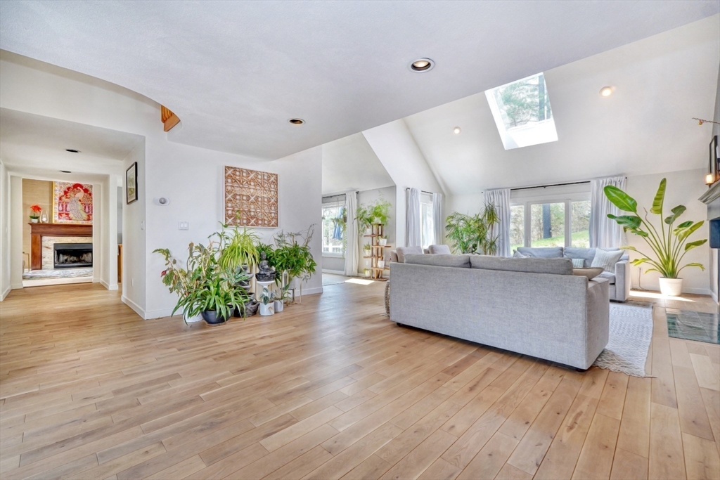 11 Fieldstone Drive