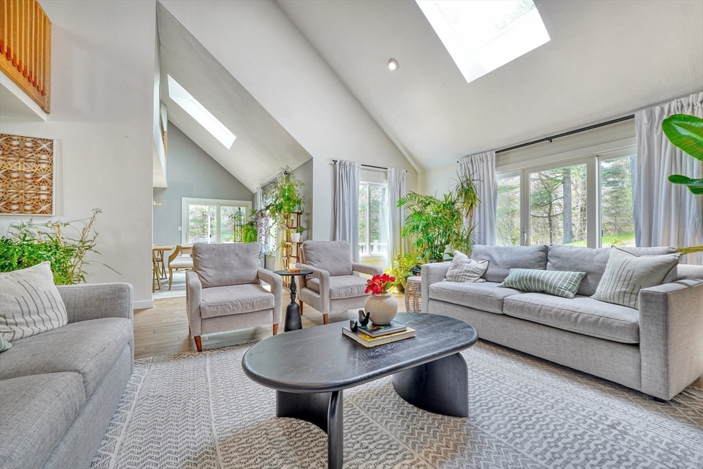 11 Fieldstone Drive