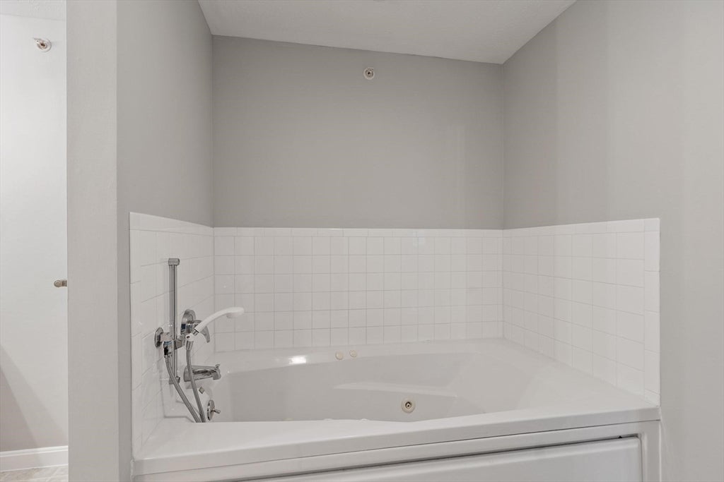 9 Green Briar Rd #9, Fitchburg, MA, 9 Green Briar Rd #9, Fitchburg, MA Photo #37