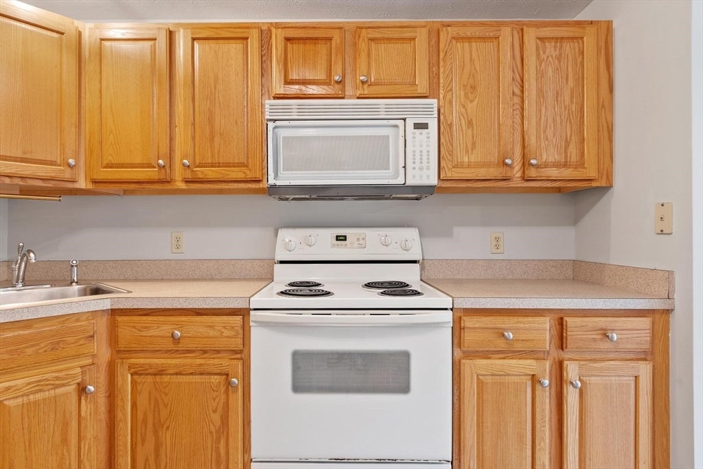 9 Green Briar Rd #9, Fitchburg, MA, 9 Green Briar Rd #9, Fitchburg, MA Photo #9