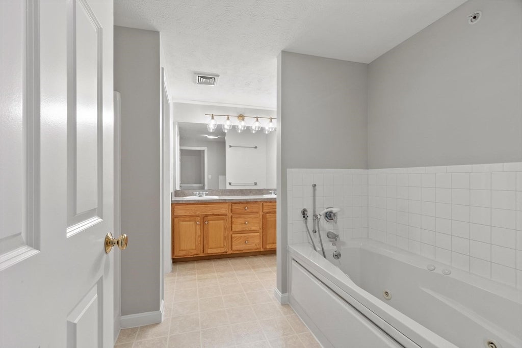 9 Green Briar Rd #9, Fitchburg, MA, 9 Green Briar Rd #9, Fitchburg, MA Photo #21