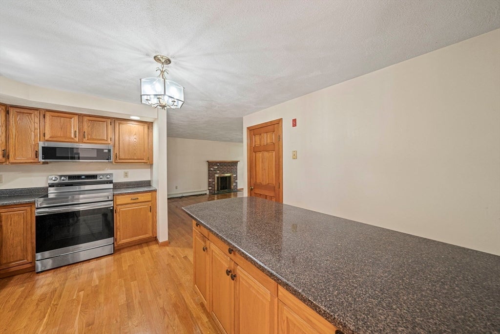 5 Windemere Dr, Mansfield, MA, 5 Windemere Dr, Mansfield, MA Photo #5