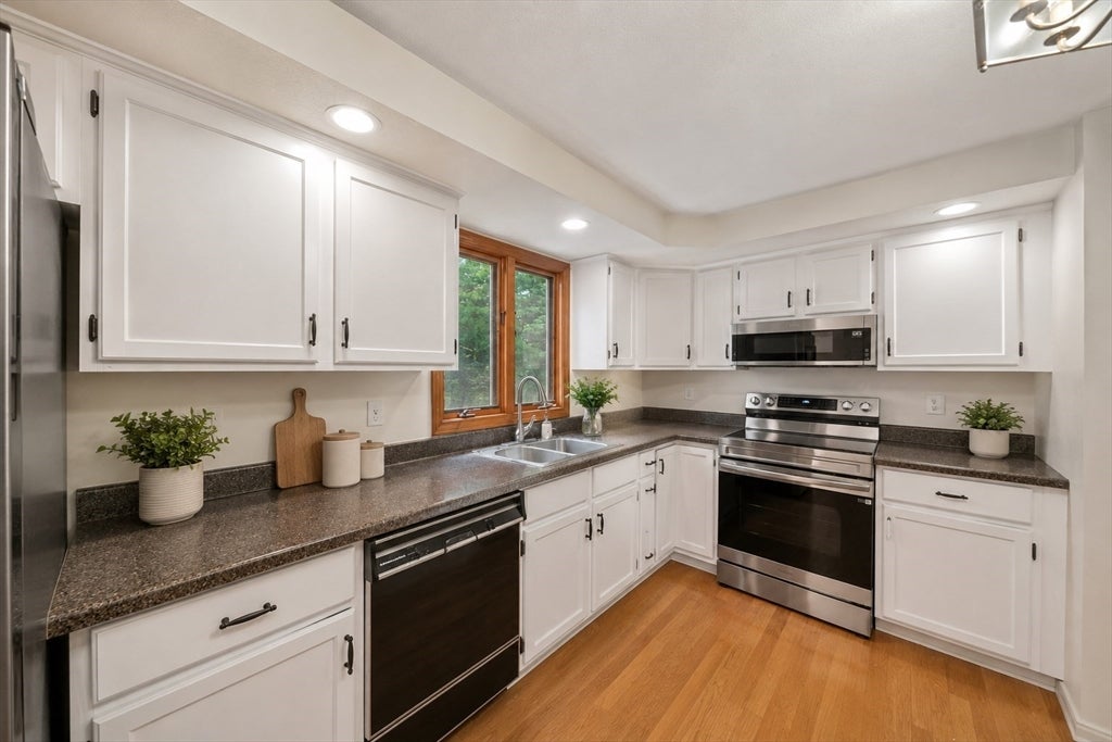 5 Windemere Dr