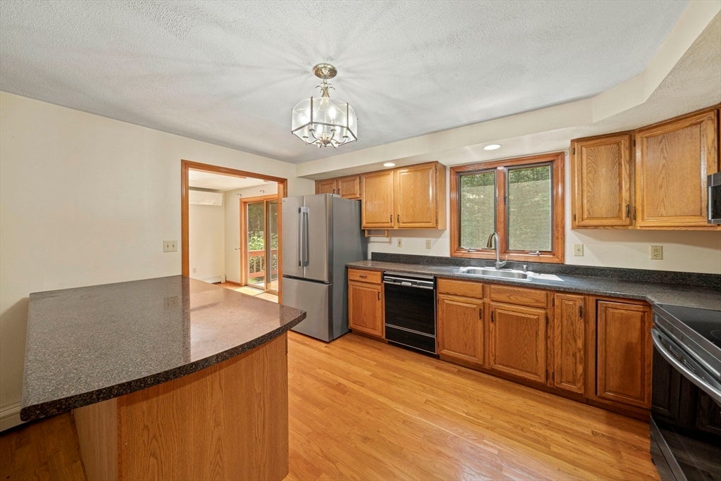 5 Windemere Dr, Mansfield, MA, 5 Windemere Dr, Mansfield, MA Photo #3