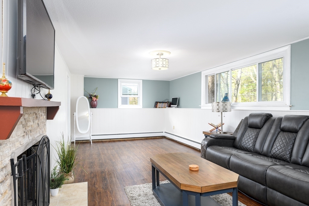 319 Malden Street, Holden, MA Photo #17