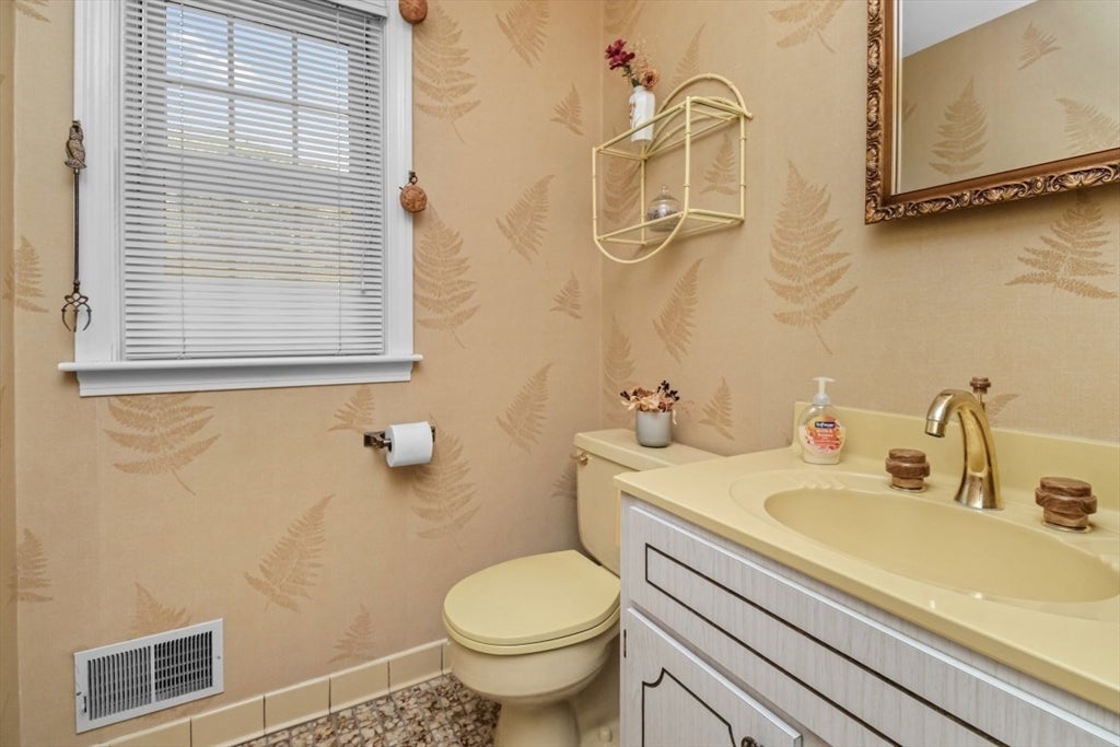 27 Valley Rd, Needham, MA, 27 Valley Rd, Needham, MA Photo #30