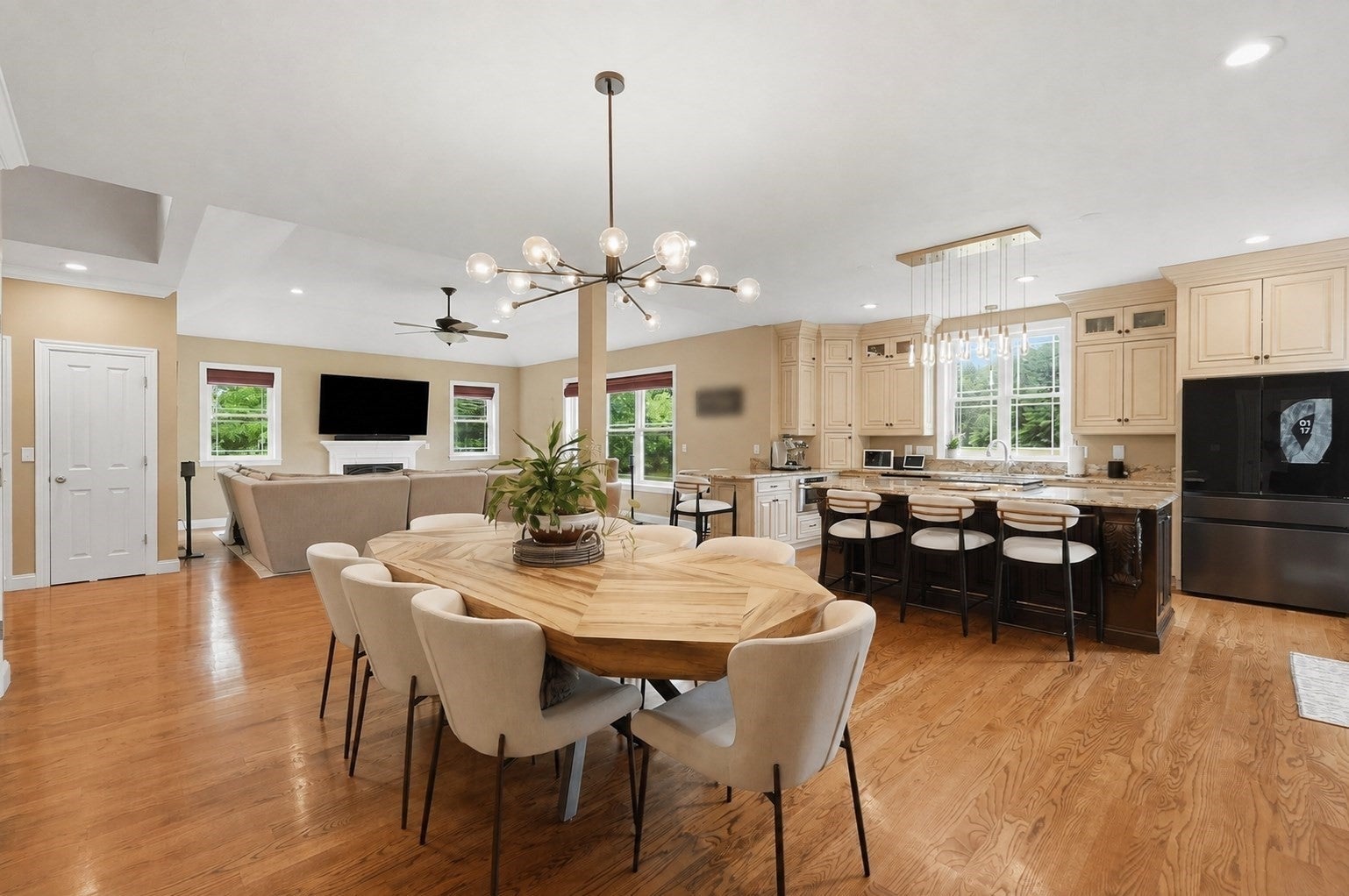 223 Tiffany St, Attleboro, MA, 223 Tiffany St, Attleboro, MA Photo #7