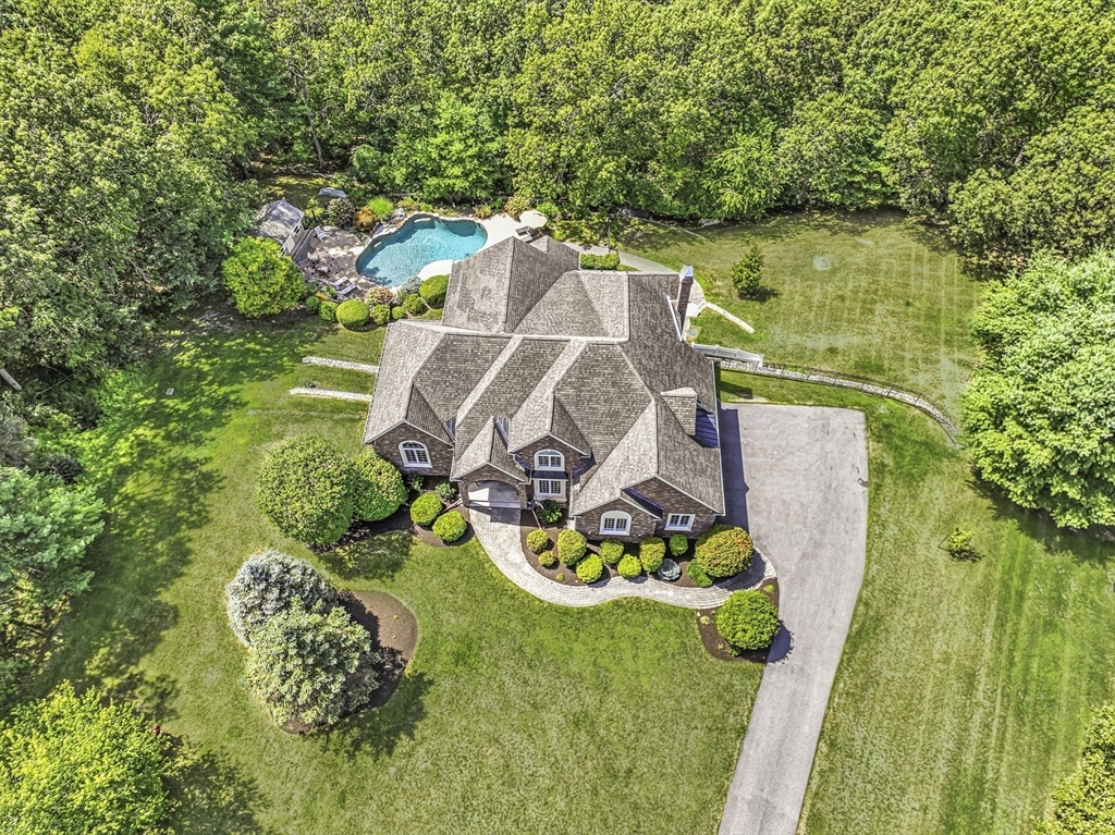 10 Emerson Way
