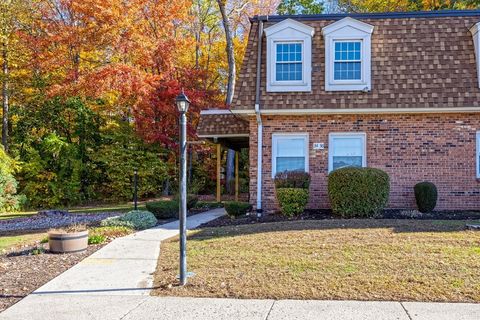 39 W Summit St 36 South Hadley MA 01075