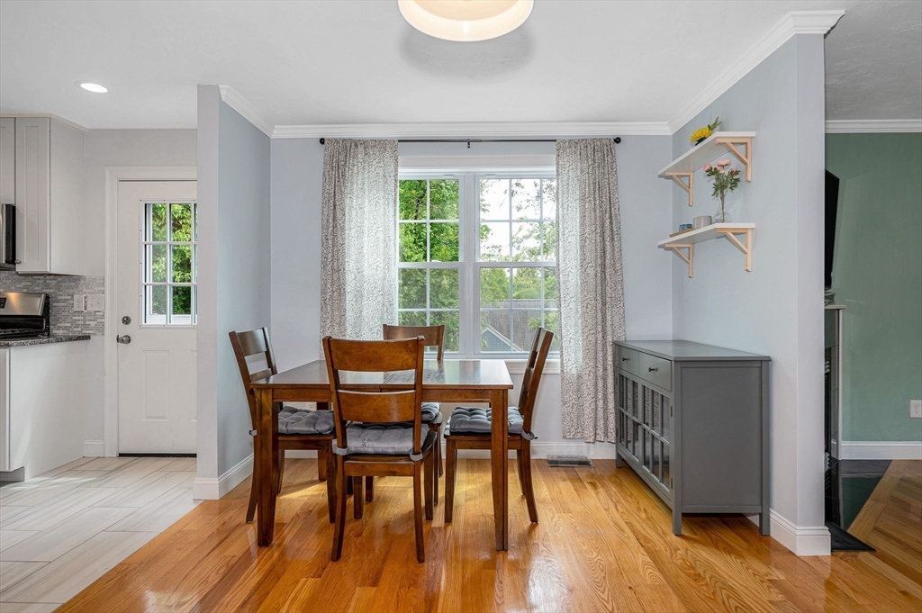 18 Bartlett Ave 18