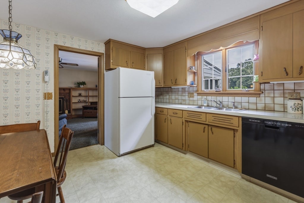 71 Cedar Rd, Longmeadow, MA, 71 Cedar Rd, Longmeadow, MA Photo #21