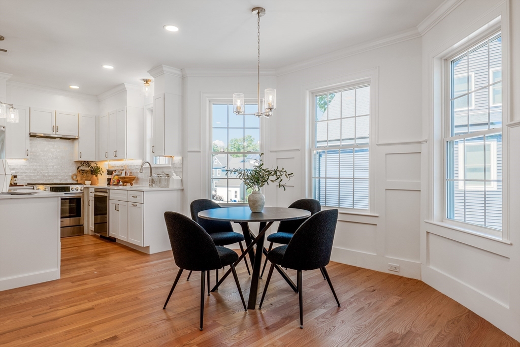 18 Sheridan Ave 18