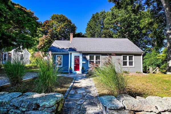 14 AMVETS AVE, FALMOUTH, MA 02540 - Image ef507c19477183bfc628774bee27c3cd/2100820321