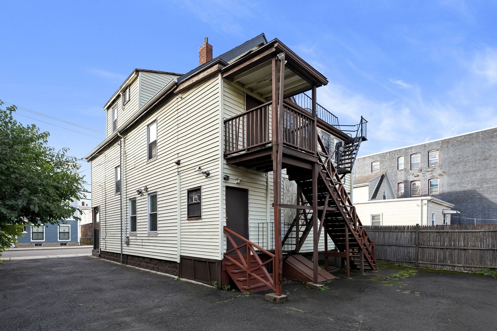 66 Burrell St
