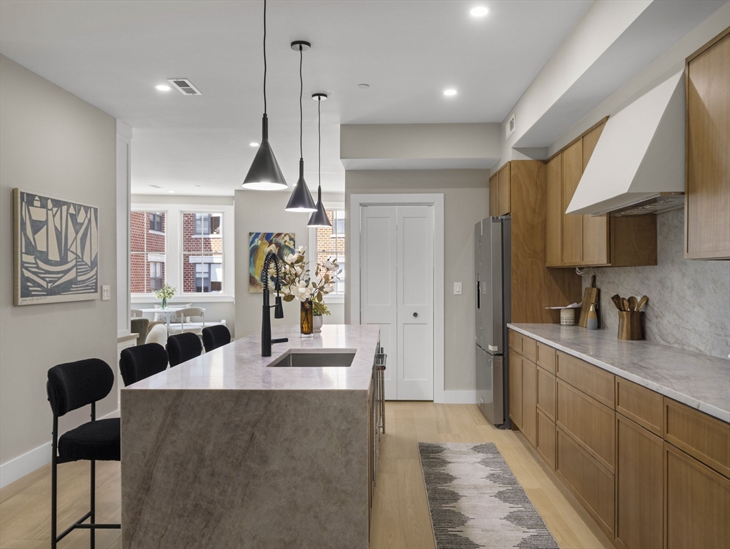 106-108 Bunker Hill St 6P