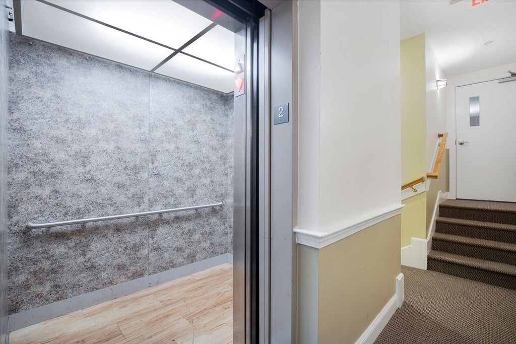 615 Main 7