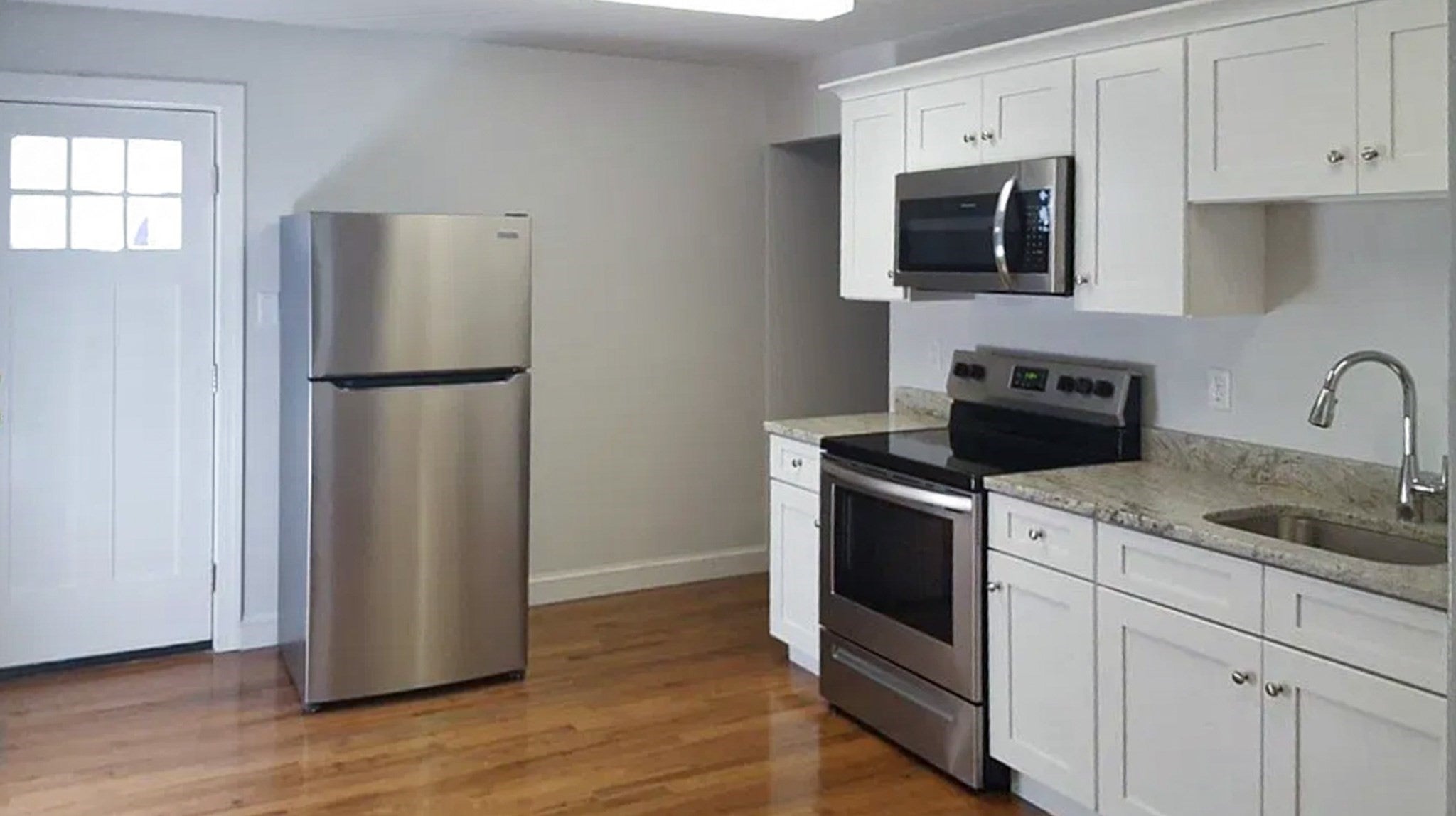 142 University Avenue, Lowell, MA Photo #12