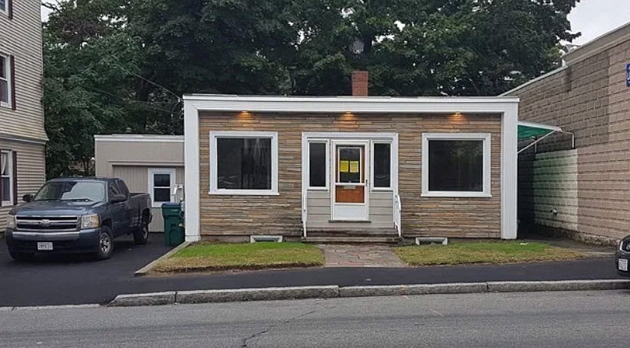 Photo of 142 University Avenue, Lowell, MA