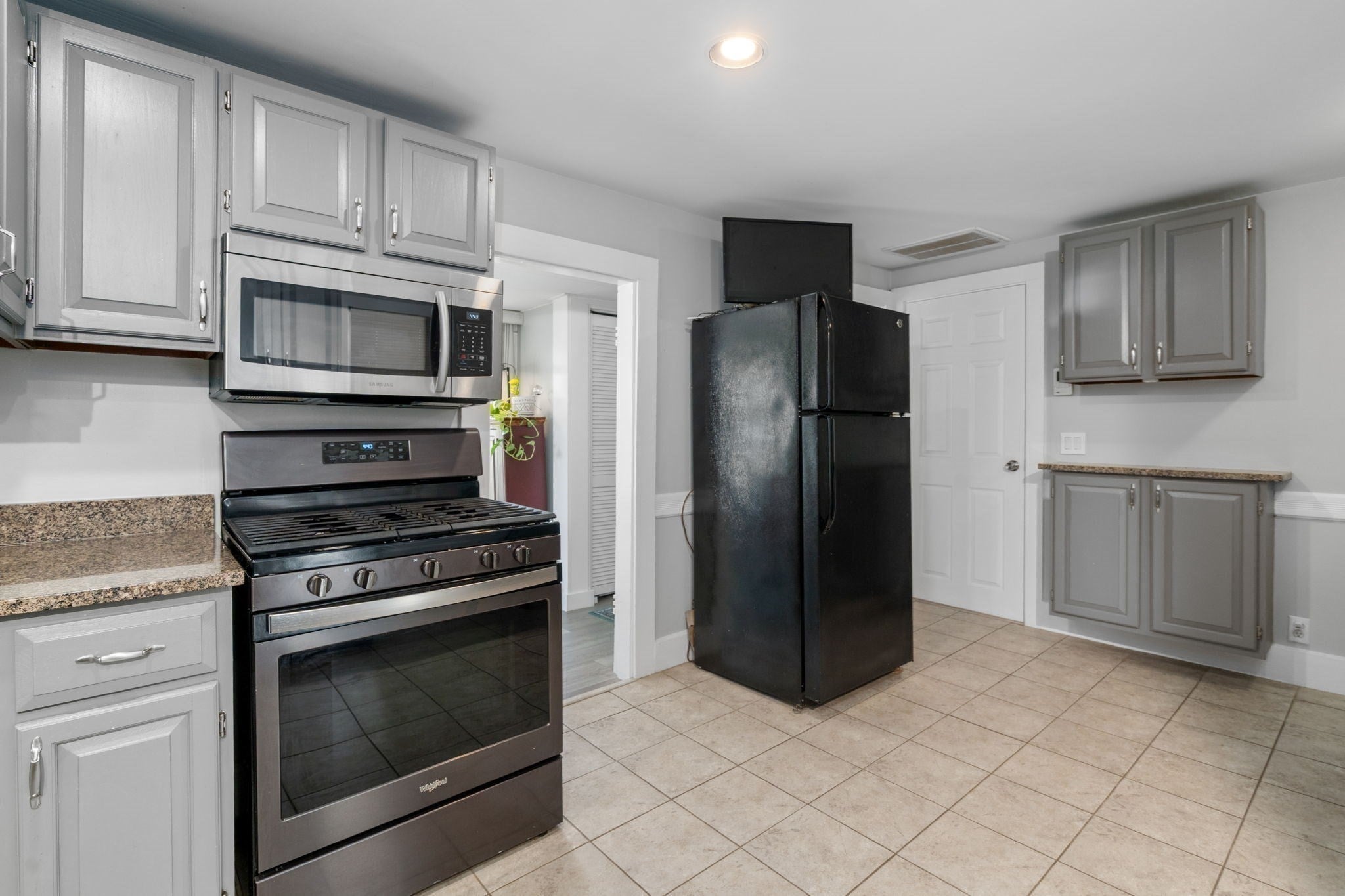43 Pleasant St, Hudson, MA Photo #12