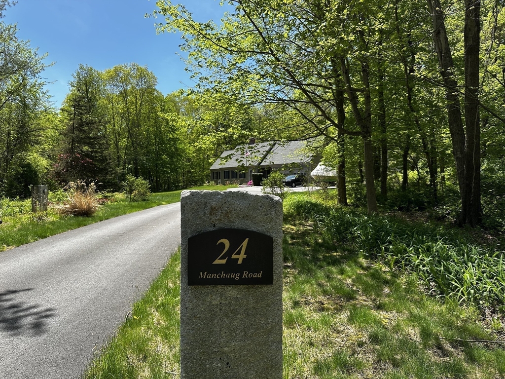 24 Manchaug Rd