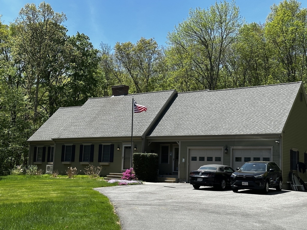 24 Manchaug Rd