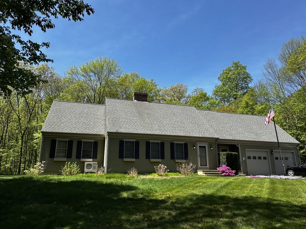24 Manchaug Rd