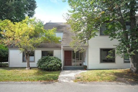 Photo of 28 Concord Greene #2, Concord, MA 01742 (MLS # 73579640)
