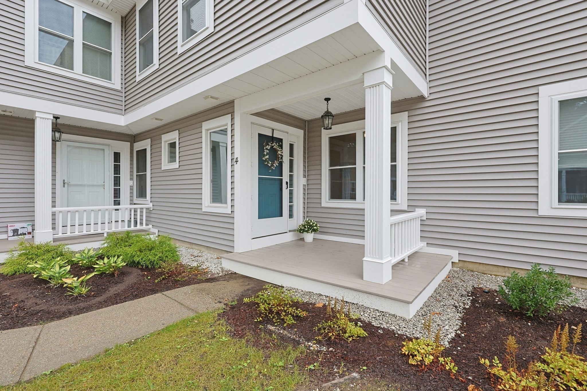 Photo of 4 Oak Ct, Rockland, MA