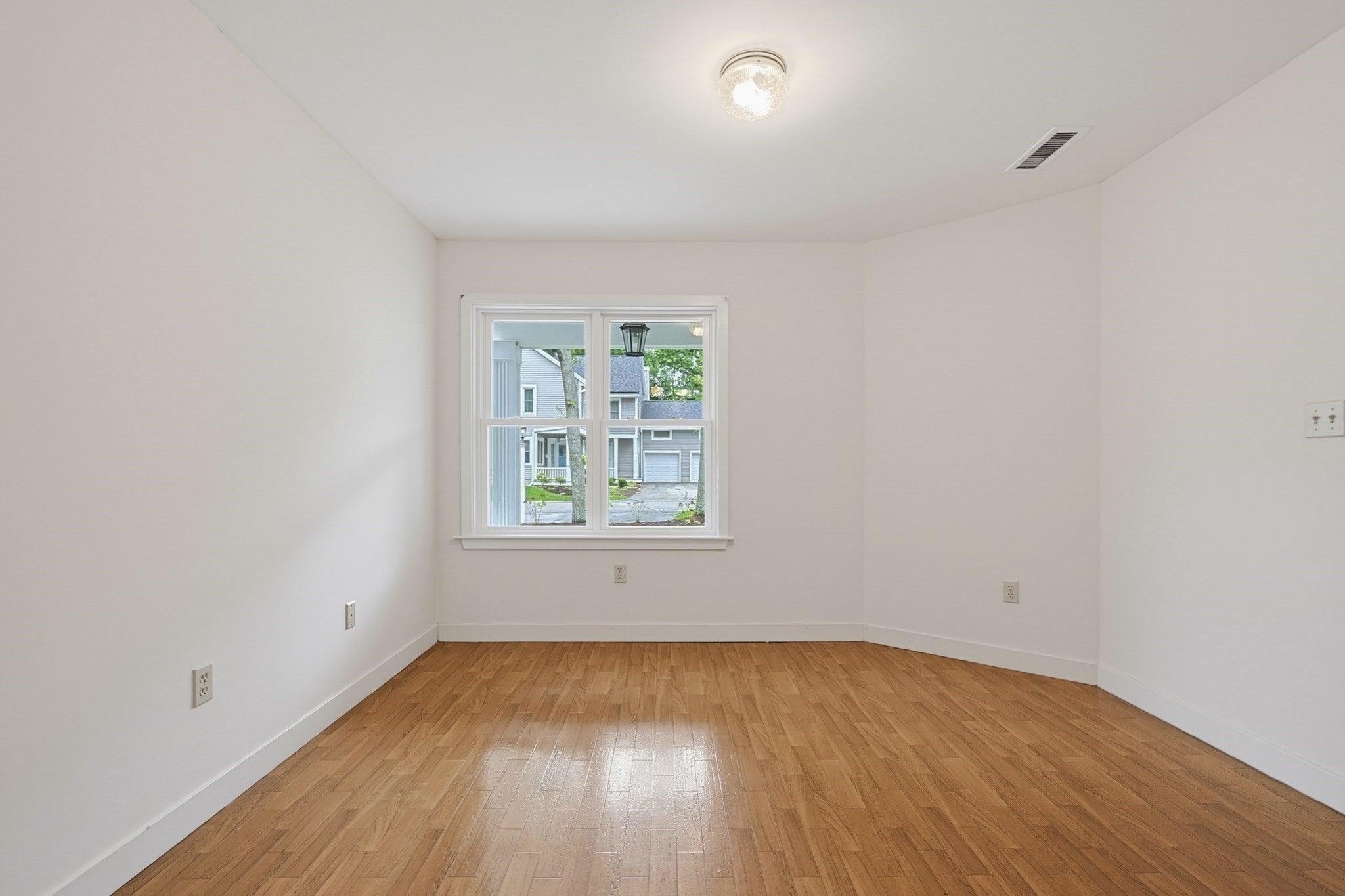 4 Oak Ct #4, Rockland, MA Photo #18