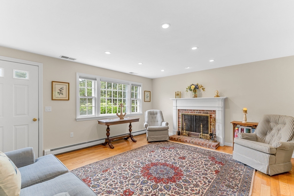 35 Oakridge Cir