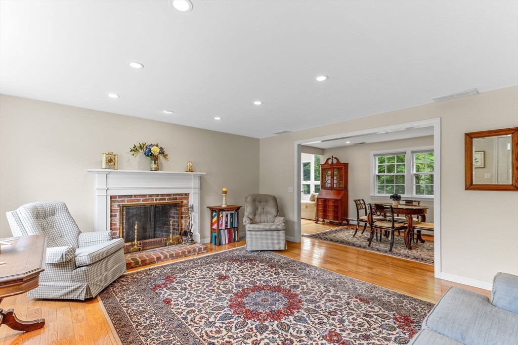 35 Oakridge Cir
