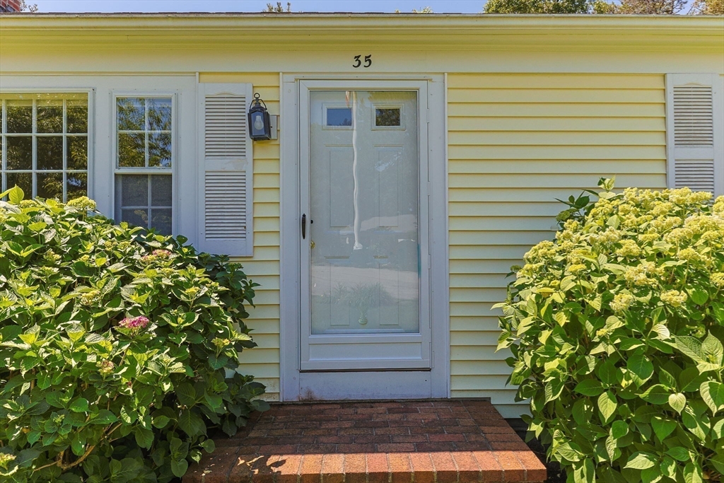 35 Oakridge Cir