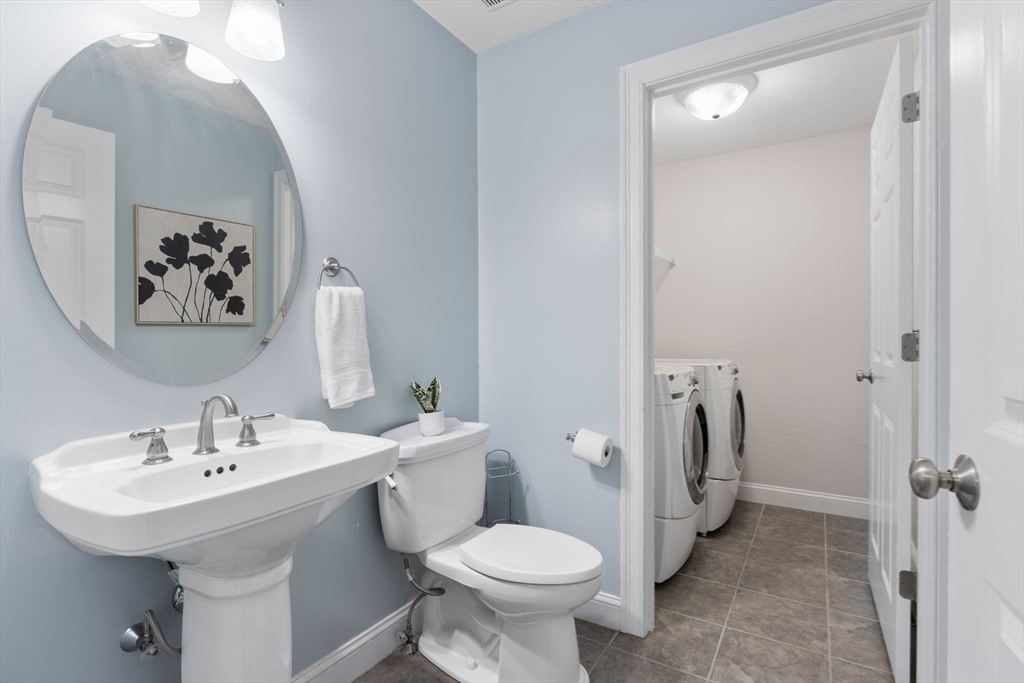 Millis, Massachusetts 02054, United States, 2 Bedrooms Bedrooms, ,3 BathroomsBathrooms,Residential,Pending,144276