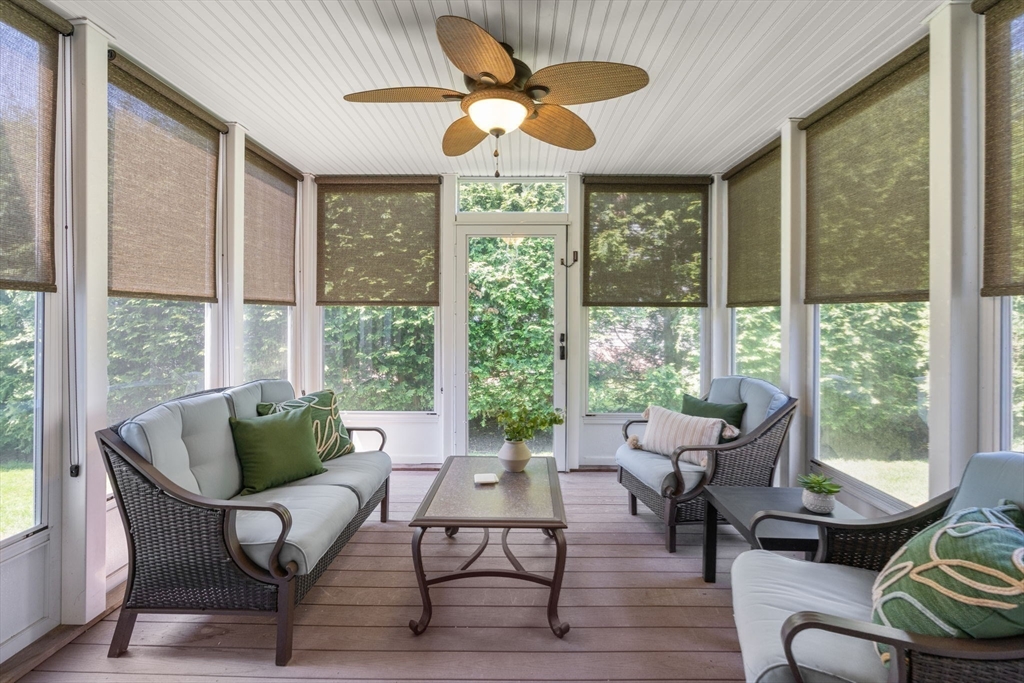 Millis, Massachusetts 02054, United States, 2 Bedrooms Bedrooms, ,3 BathroomsBathrooms,Residential,Pending,144276