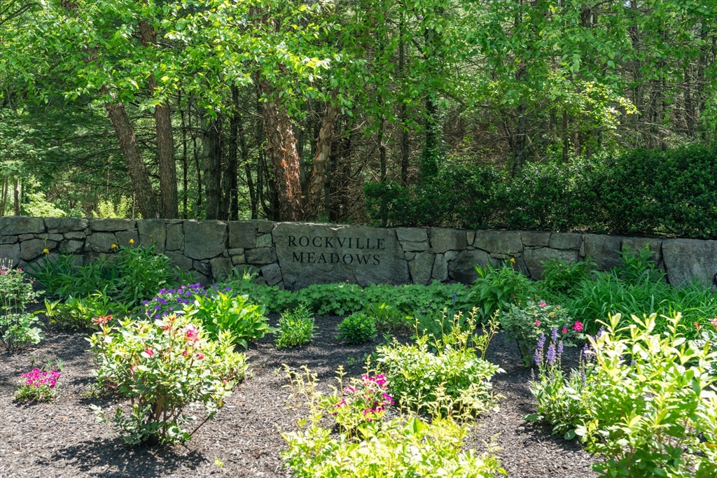 Millis, Massachusetts 02054, United States, 2 Bedrooms Bedrooms, ,3 BathroomsBathrooms,Residential,Pending,144276