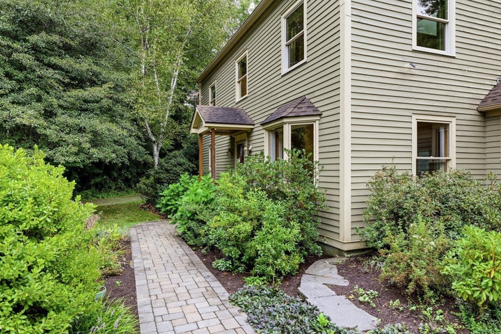 Photo 1 of 42 — 16 Birch Ln, Northampton, MA 01062