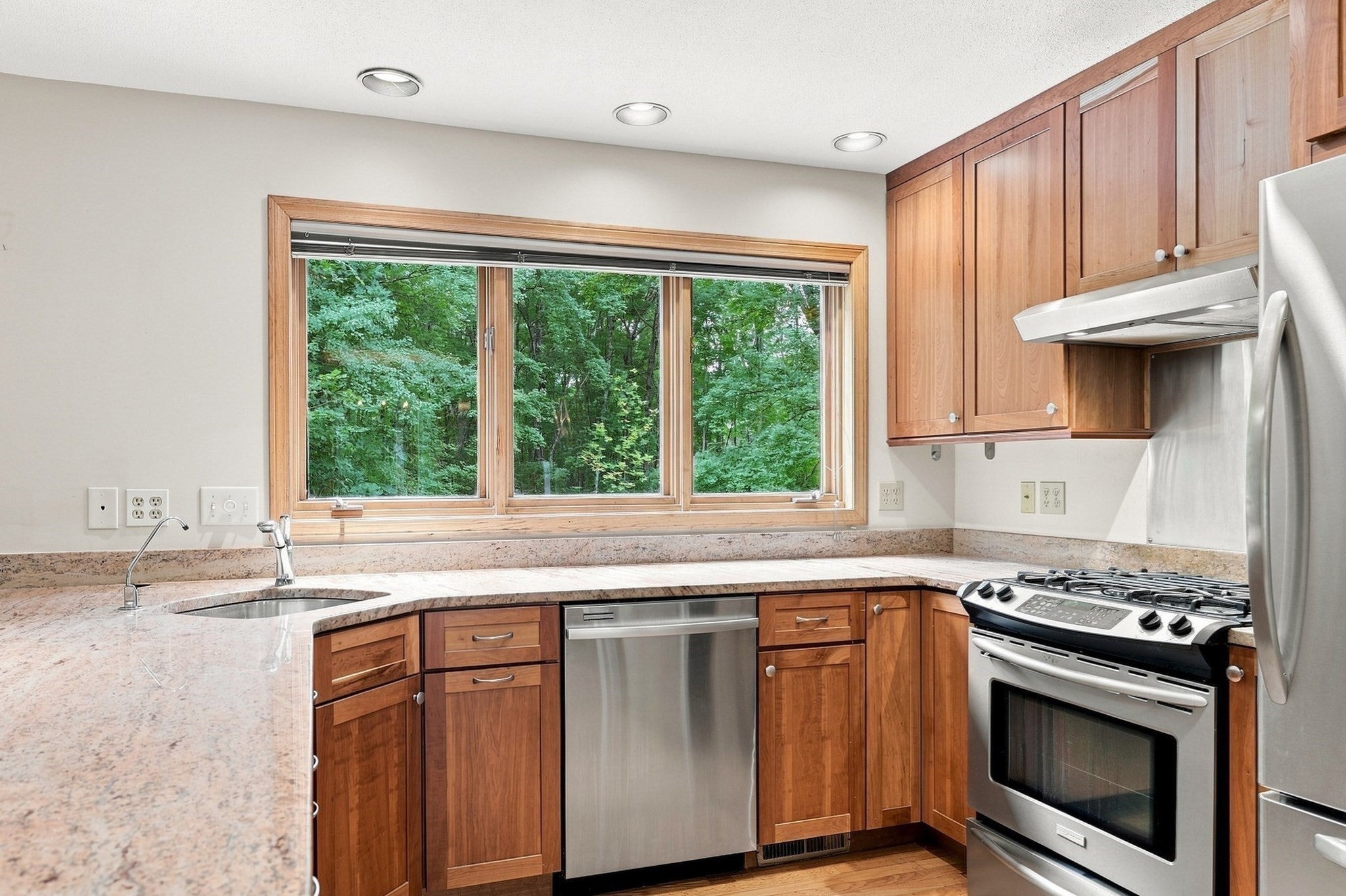 16 Birch Ln, Northampton, MA Photo #6